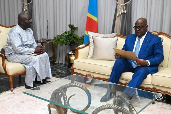 Le président Félix-Antoine Tshisekedi a accordé une audience , à Amadou Diagne, ambassadeur itinérant du président gambien Adama Barrow