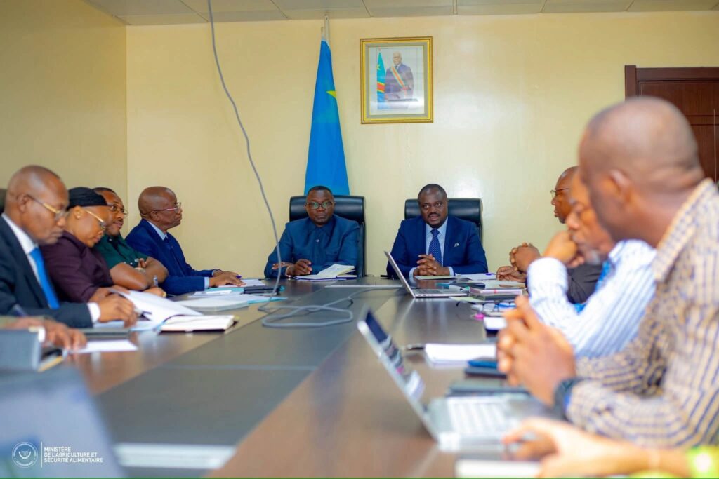 Les ministres de l'Agriculture, Muhindo Nzangi Butondo, et du Commerce extérieur, Julien Paluku