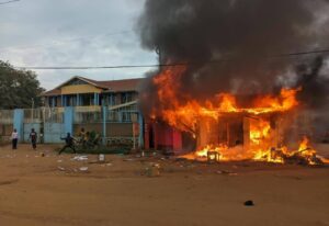 Photo prise lors de l'incendie près de la mairie de Beni